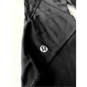 Lululemon 3/4 Black Legging with Pockets and Mesh Detail